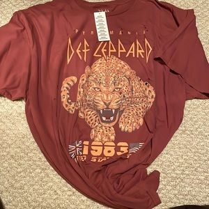 NWT Def Leppard Vintage Urban Outfitters Tee. Size S/M - oversized